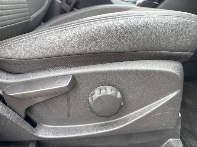 FORD Kuga Photo 25