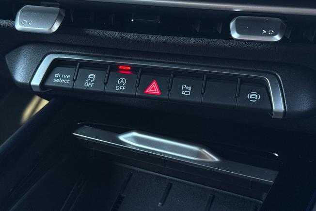 AUDI Q3 Photo 37
