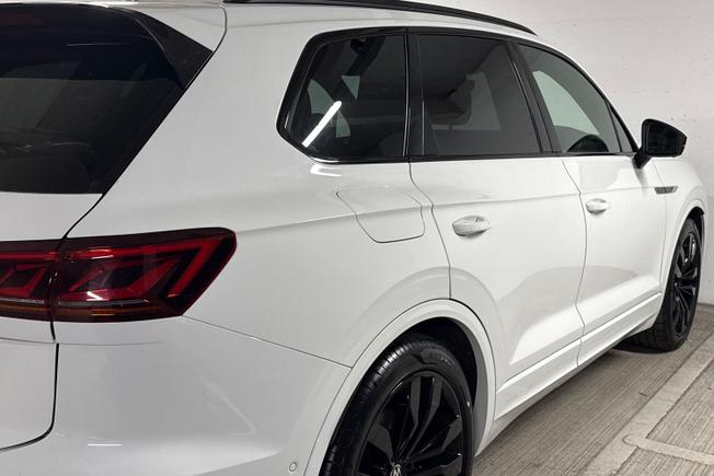 VOLKSWAGEN Touareg Photo 28