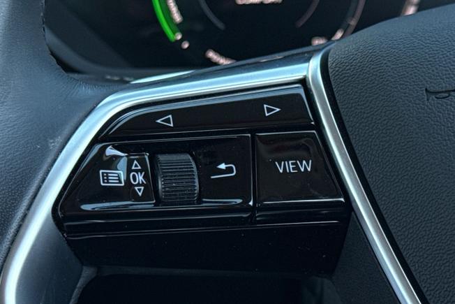 AUDI e-tron Photo 16