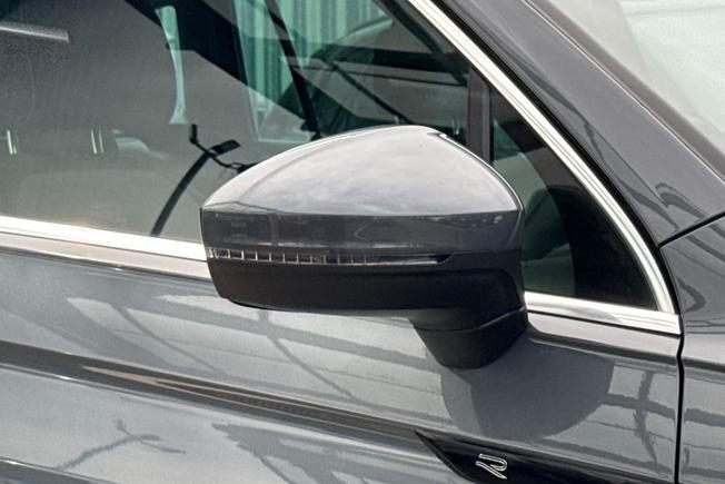 VOLKSWAGEN Tiguan Photo 20
