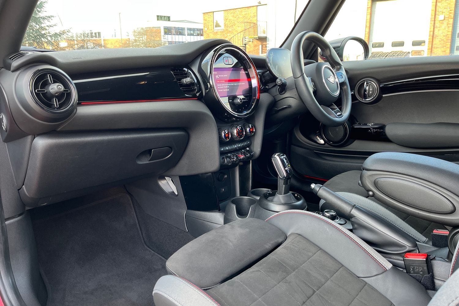 MINI Hatch Photo 17