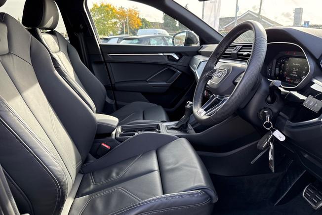 AUDI Q3 Photo 38