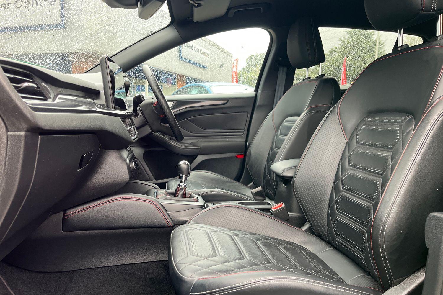 Ford FOCUS Photo 18