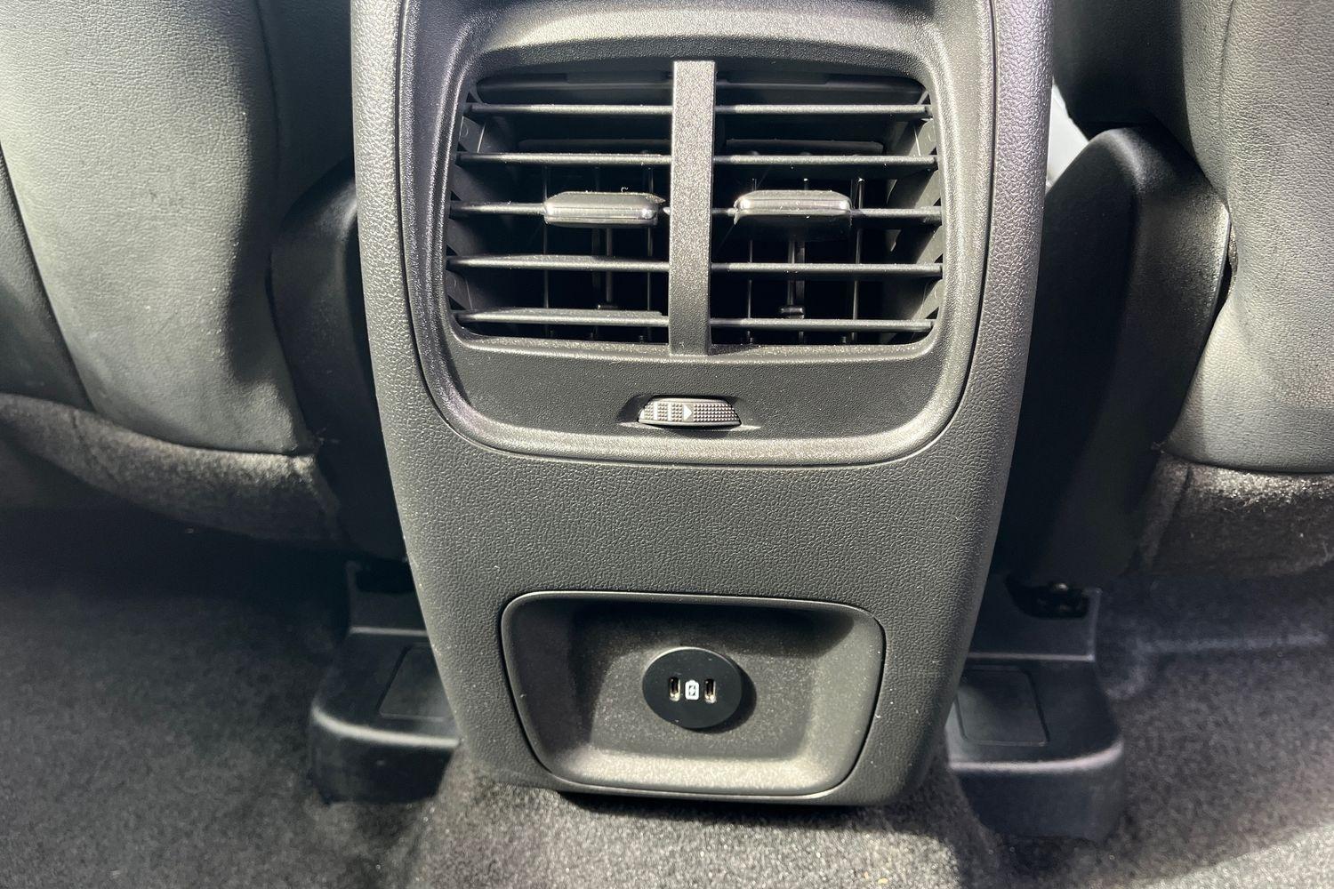 Ford KUGA Photo 30
