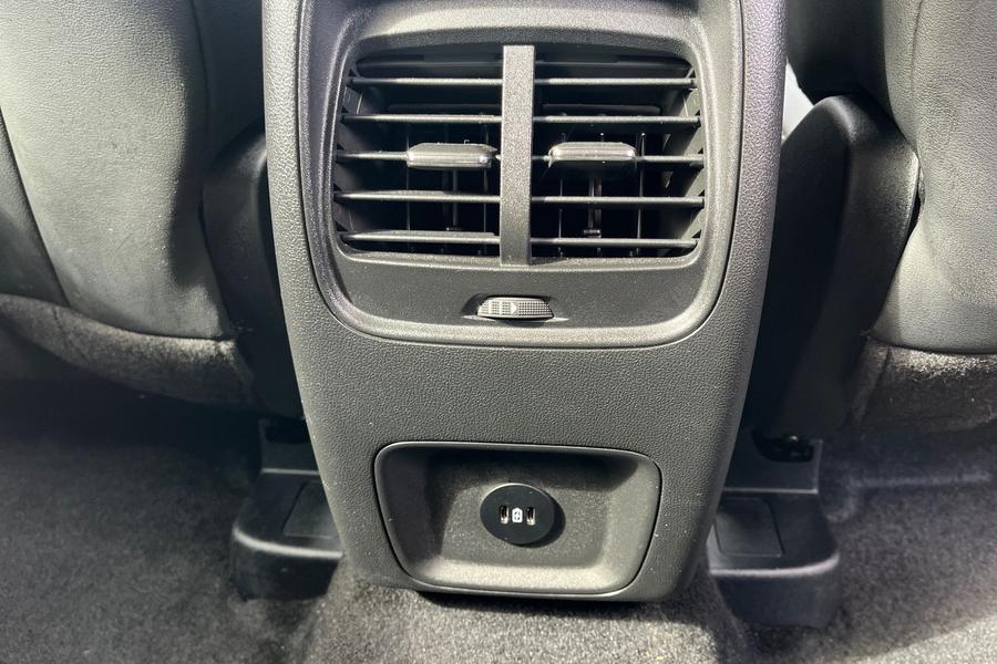 Ford KUGA Photo autoimg-bb22b91d0f4a83c4fe4c160afa64e86a31de075f.jpg
