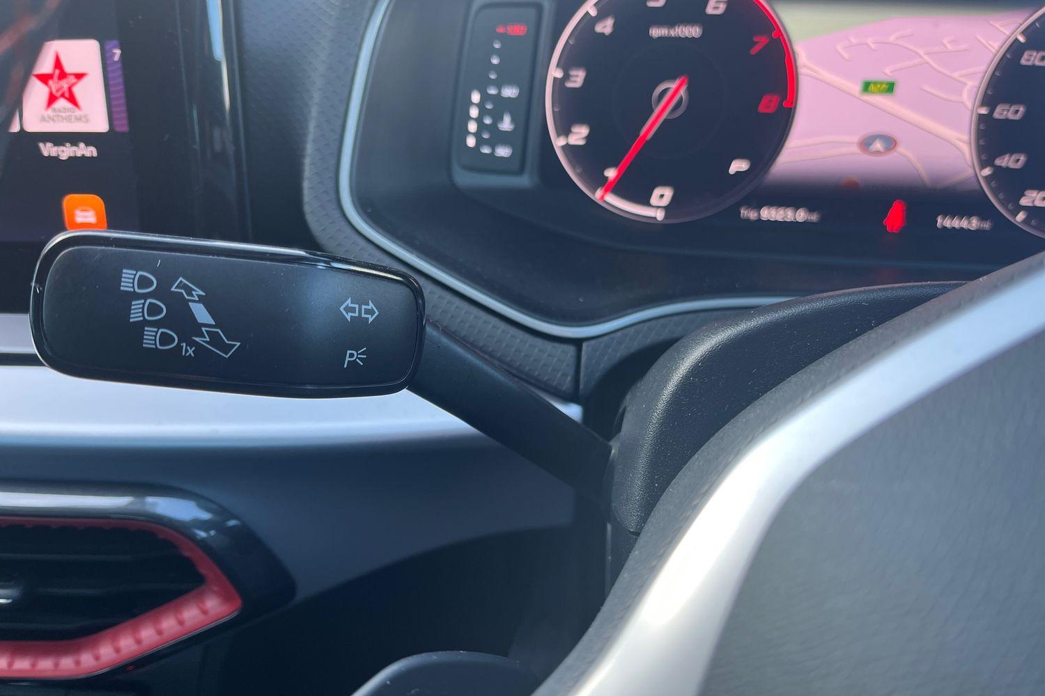 SEAT ARONA Photo 13