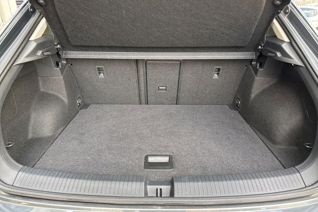 VOLKSWAGEN T-Roc Photo 12