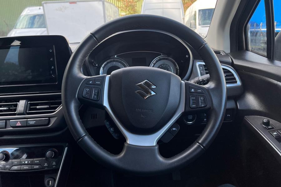 Suzuki S-CROSS Photo autoimg-bb2b6606d327b607da5f583cf6d5d31f7e613ffc.jpg