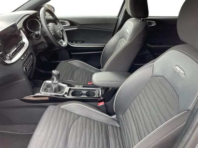KIA Xceed Photo 2