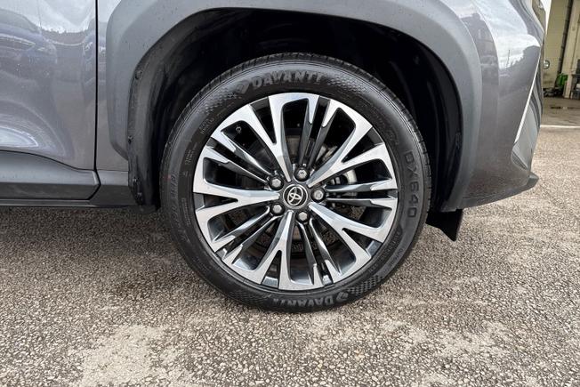 TOYOTA Yaris Cross Photo 5