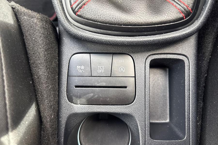 Ford FIESTA Photo autoimg-bb31b379683c4a4d18dacb566aacf10cd831feda.jpg