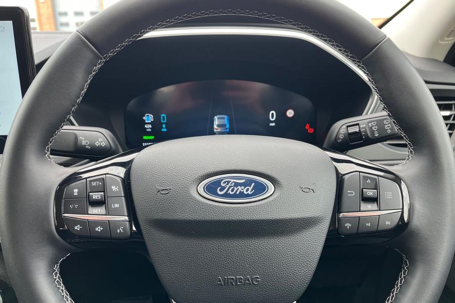 Ford Kuga Photo autoimg-bb3945f74bc6c4221aef31b6199a28f06f98030b.jpg