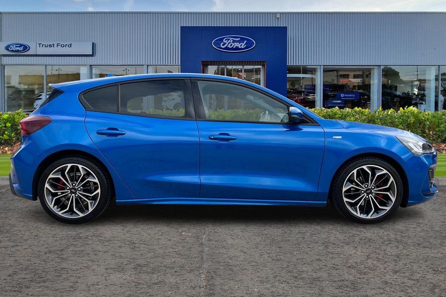 Ford Focus Photo autoimg-bb3a91d7238c27ca59209d0e7d54a8e4d3a88988.jpg
