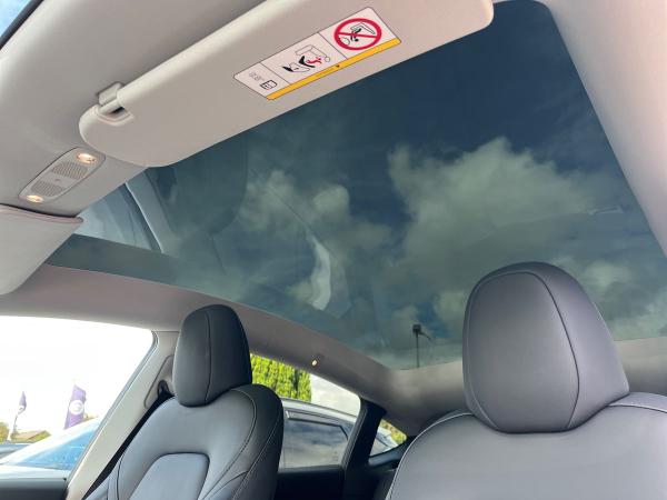 TESLA Model Y Photo autoimg-bb3b2c2bb708be2a012afde78587872f51263bbf.jpg