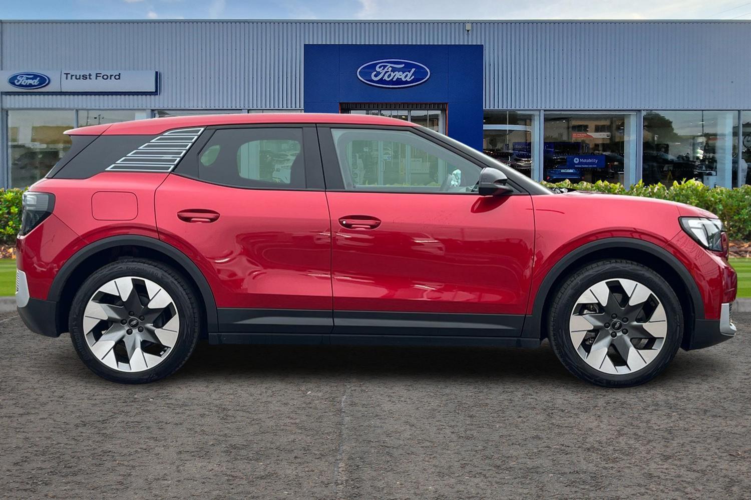 Ford EXPLORER Photo 2