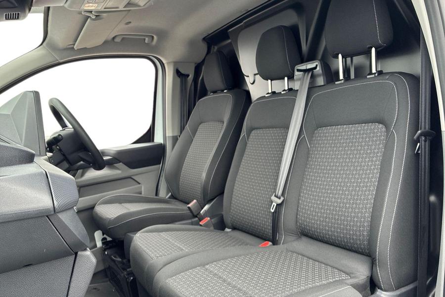 Ford E-TRANSIT CUSTOM Photo autoimg-bb41a829207441bac4b7ea4726cc04380fdd58bb.jpg