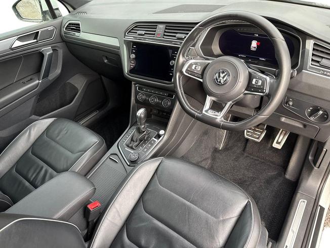 VOLKSWAGEN Tiguan Photo 6