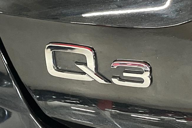 AUDI Q3 Photo 34