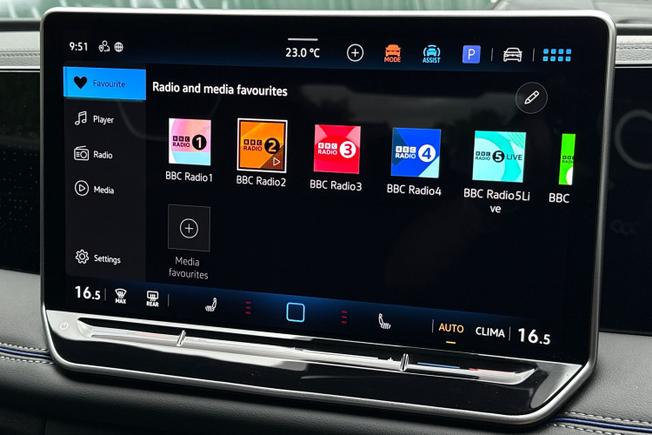 VOLKSWAGEN Tiguan Photo 13