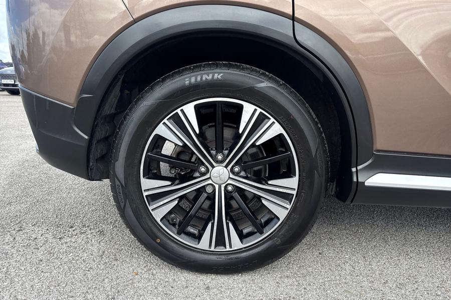 Mitsubishi ECLIPSE CROSS Photo autoimg-bb4afd86c7b00398af55892a7fda1243f2951f82.jpg