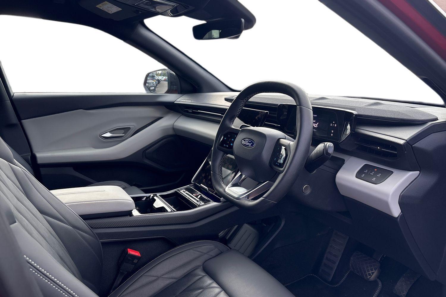 Ford Explorer Photo 8