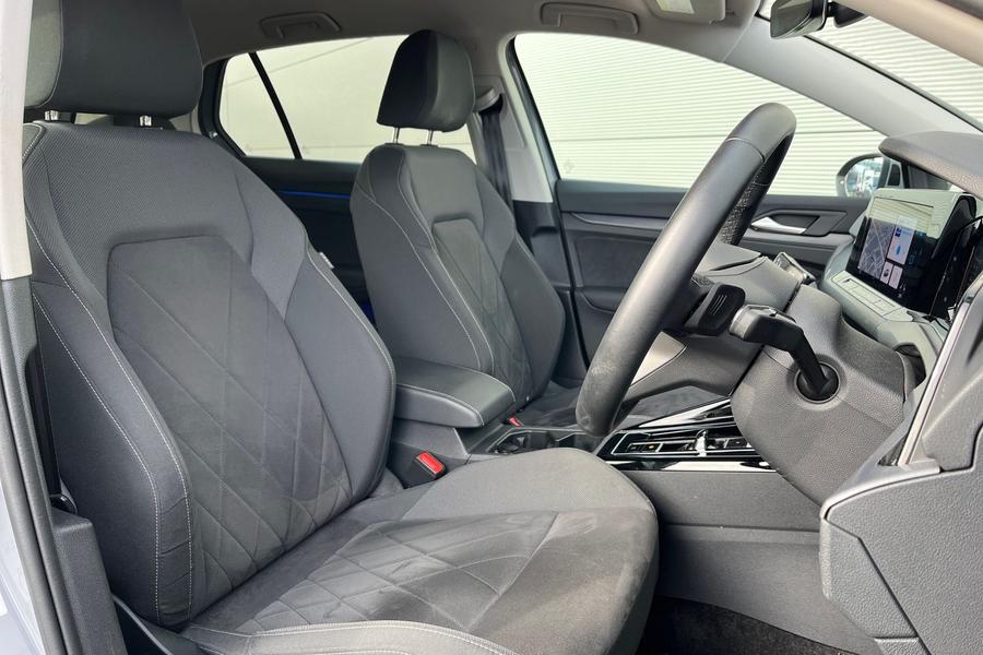 Volkswagen Golf Photo autoimg-bb4e9292d46dca97106329c3447bcb59a51167f5.jpg