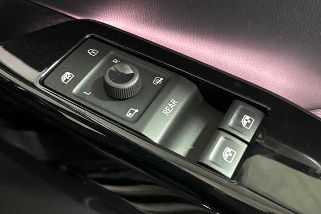 VOLKSWAGEN ID.3 Photo 26