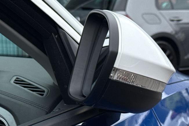 VOLKSWAGEN T-Roc Photo 45