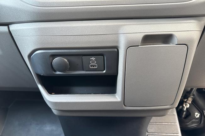 VOLKSWAGEN Transporter Photo 35