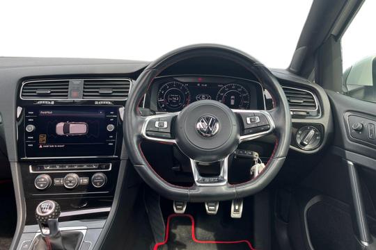 Volkswagen Golf Photo autoimg-bb5d064b48ff571e75825b6d30a66de365a42996.jpg