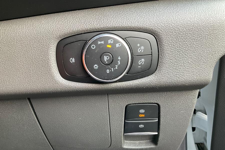Ford TRANSIT Photo autoimg-bb5e82fcc86737112bdd3e70a37571fbe407f1c2.jpg