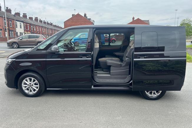 VOLKSWAGEN Multivan Photo 28