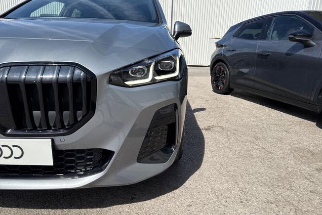 BMW 2 Series Photo 29