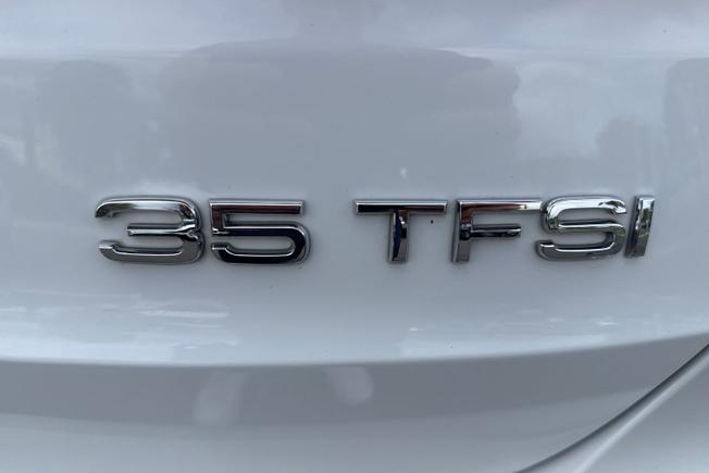 AUDI Q3 Photo 32