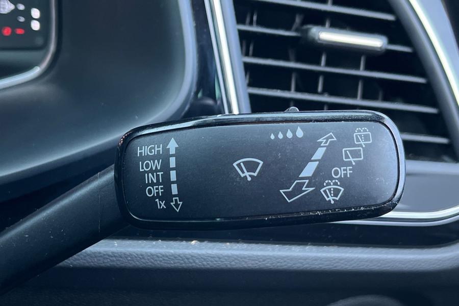 SEAT LEON Photo autoimg-bb6598375cc45ef18634193f38c0cd246101c45b.jpg