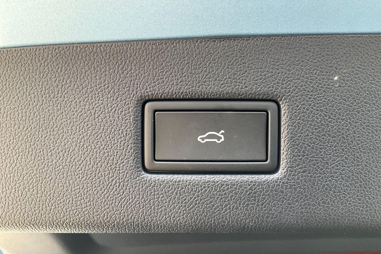 Ford EXPLORER Photo 36