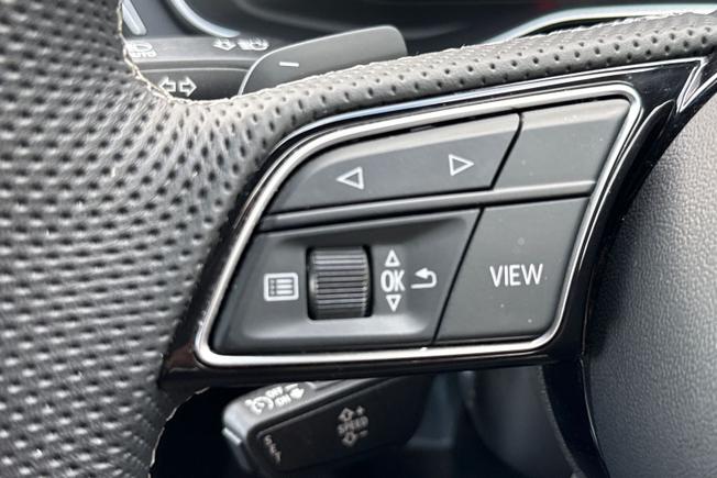 Audi A4 Avant Photo 16