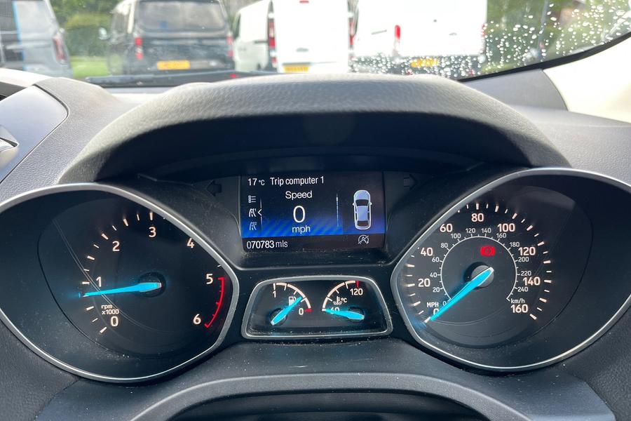 Ford Kuga Photo autoimg-bb6db2f4579b94f1ca279e15977b38f17a4535e1.jpg