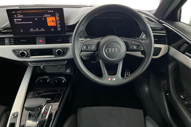 Audi A4 Avant Photo 11