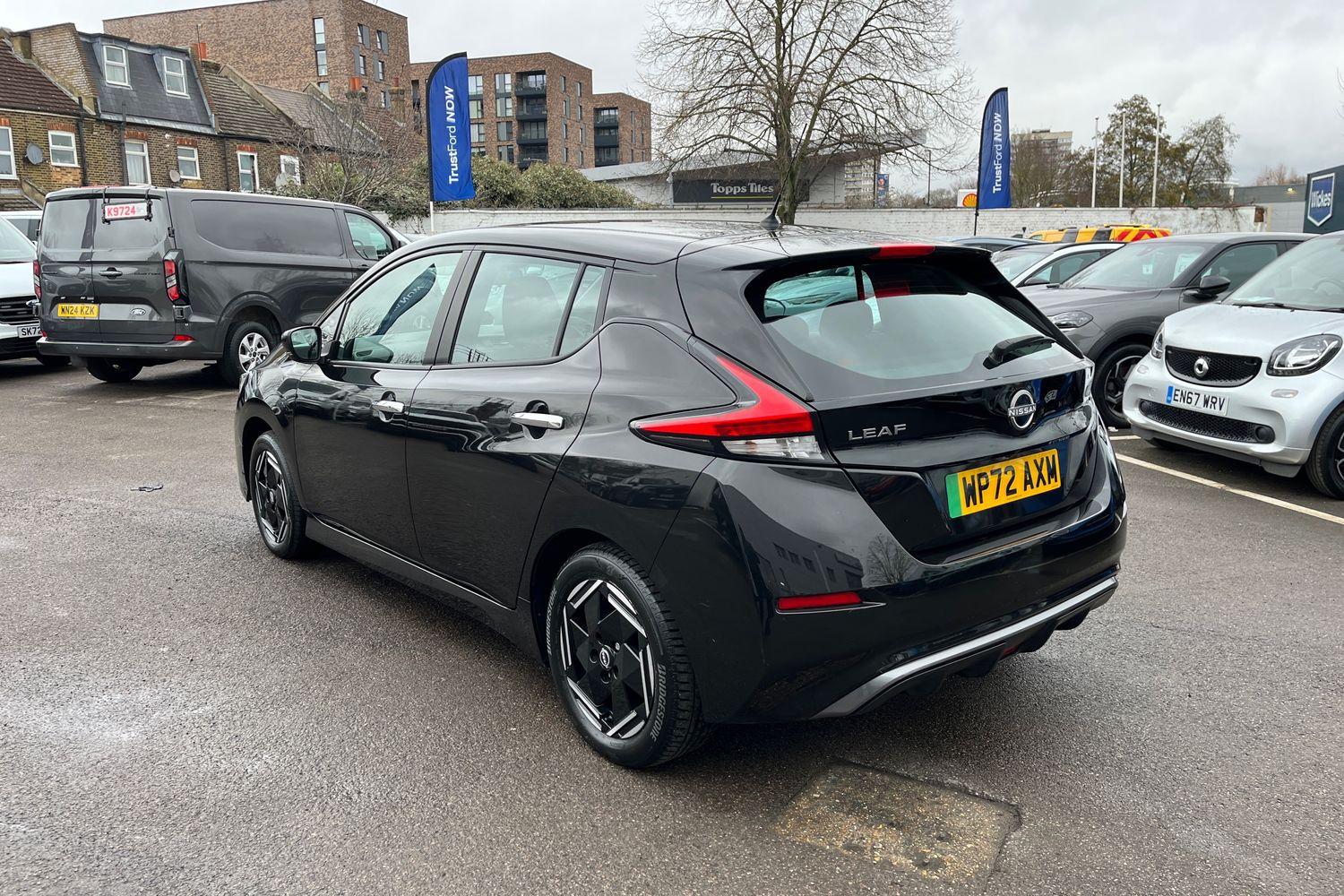 Nissan LEAF Photo 32