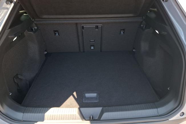 VOLKSWAGEN ID.4 Photo 12