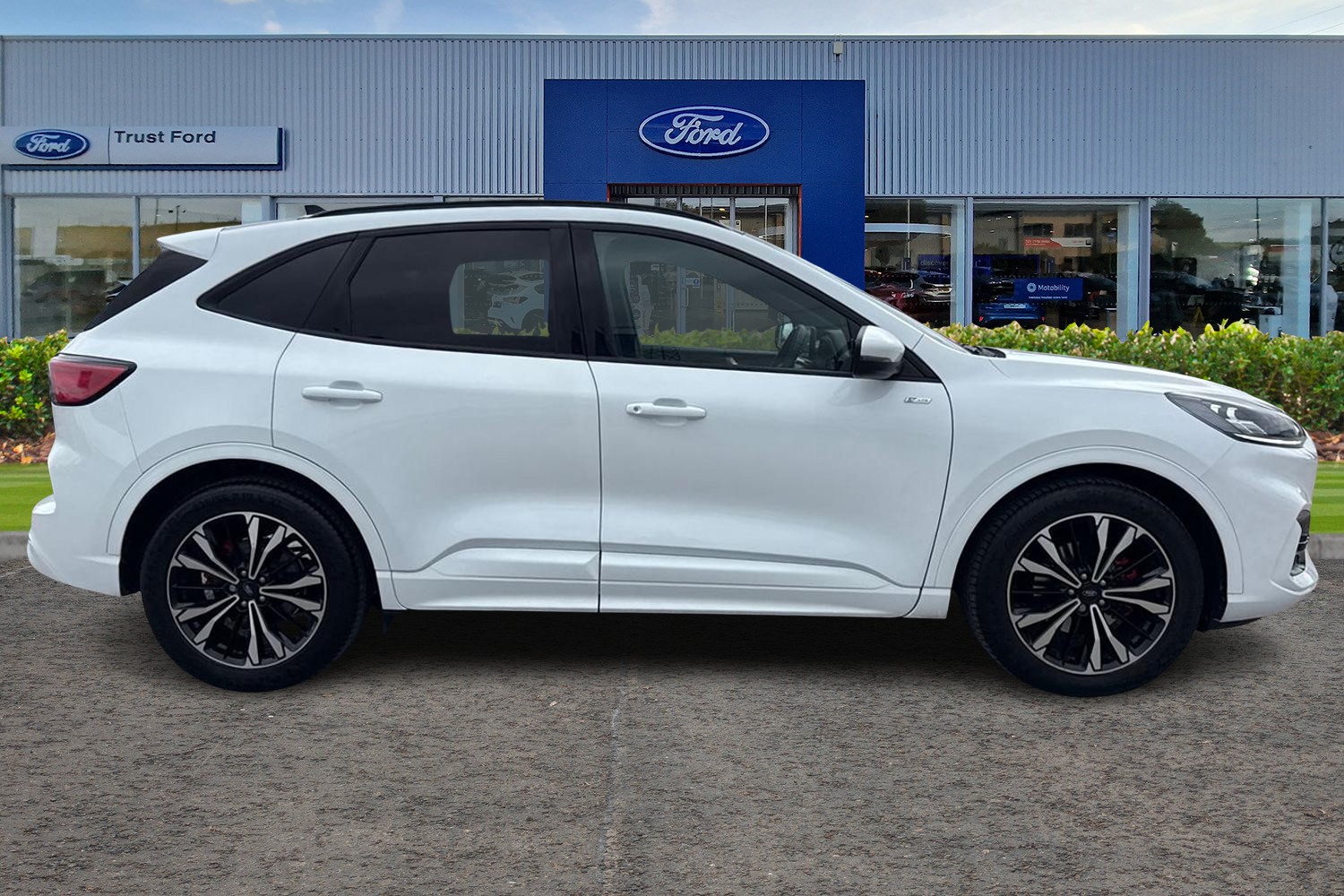 Ford KUGA Photo 2
