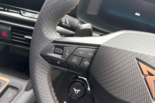 CUPRA Formentor Photo 16