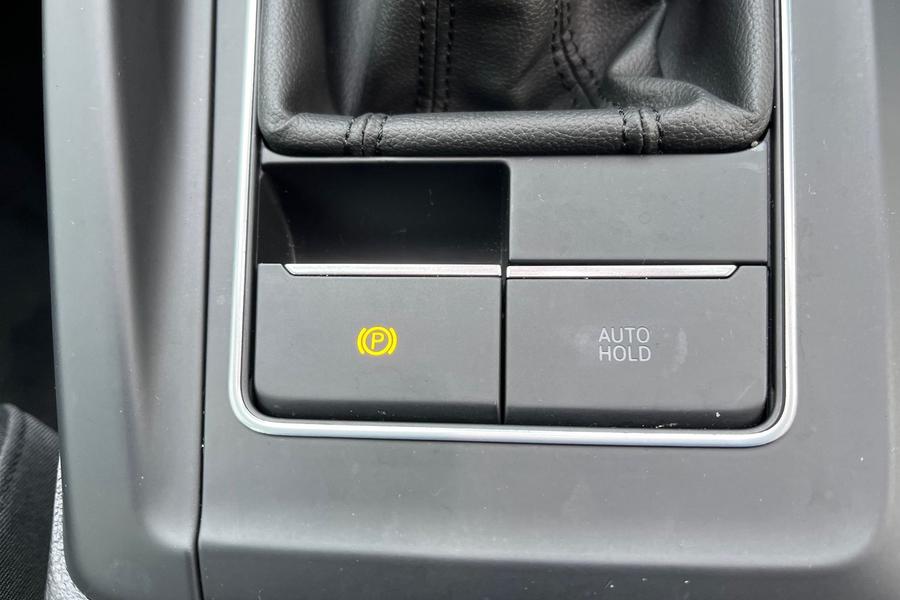 Volkswagen Golf Photo autoimg-bb7b69c5b2e8afb46654aa324735641a09ebdeab.jpg