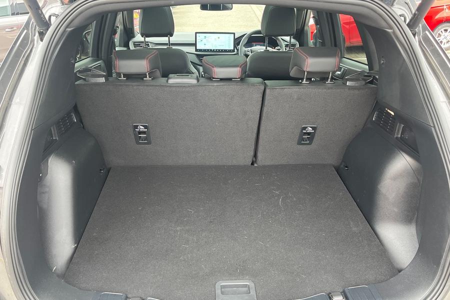 Ford Kuga Photo autoimg-bb7b92b468b9ca016c04692946f2afe8101e2937.jpg