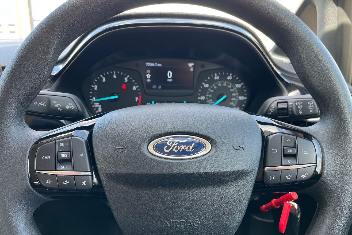 Ford Fiesta Photo 11