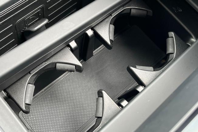 AUDI Q8 E-Tron Photo 28