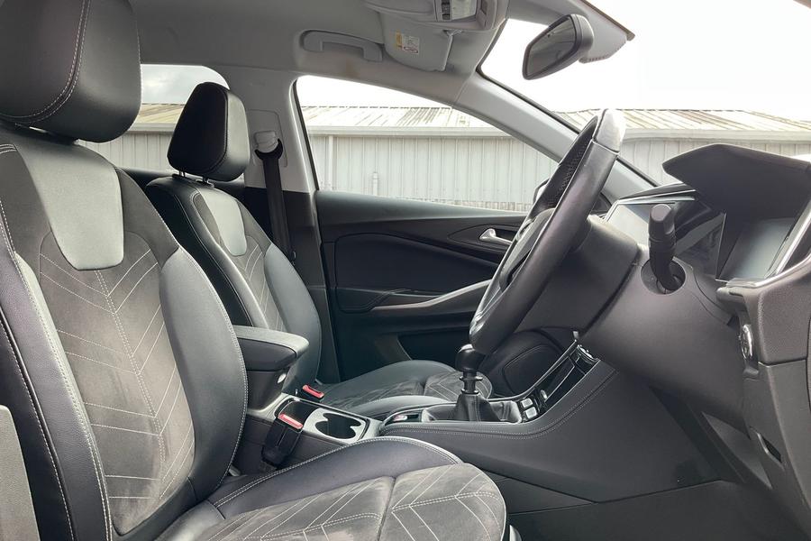 Vauxhall GRANDLAND Photo autoimg-bb8b29b0631b9f5bafbff760d337df5e17fdd993.jpg