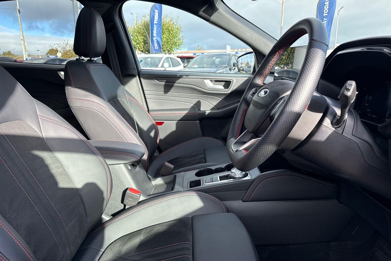 Ford KUGA Photo 16